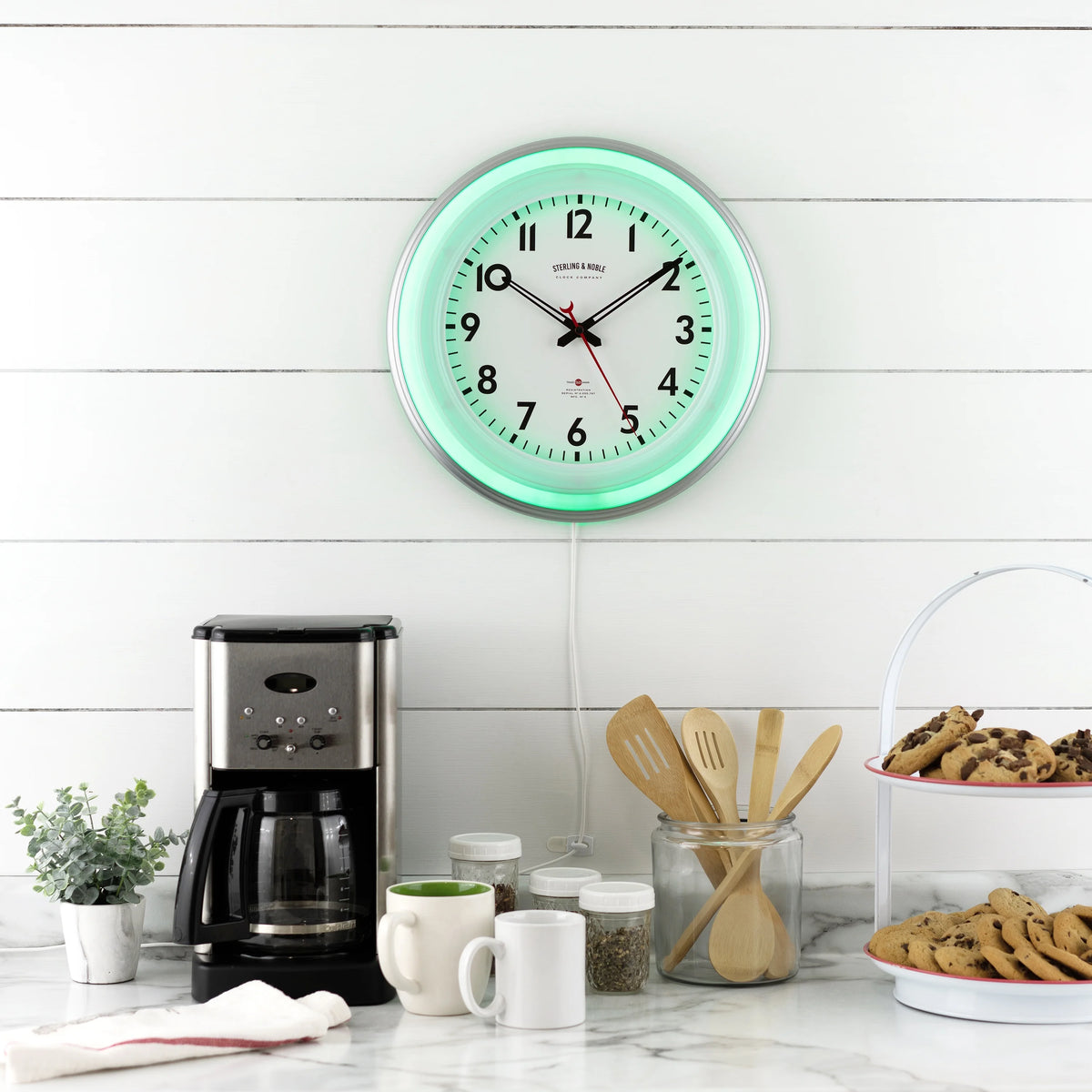 11" Round Indoor LED Wall Clock with Remote Control T91908